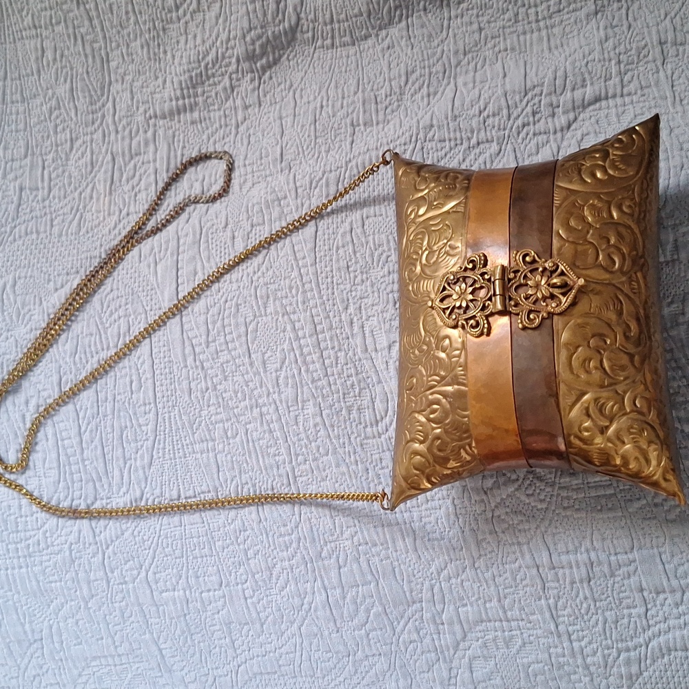 VINTAGE 1980s METAL / COPPER PILLOW BAG VELVET LINED - BEAUTIFUL & UNIQUE